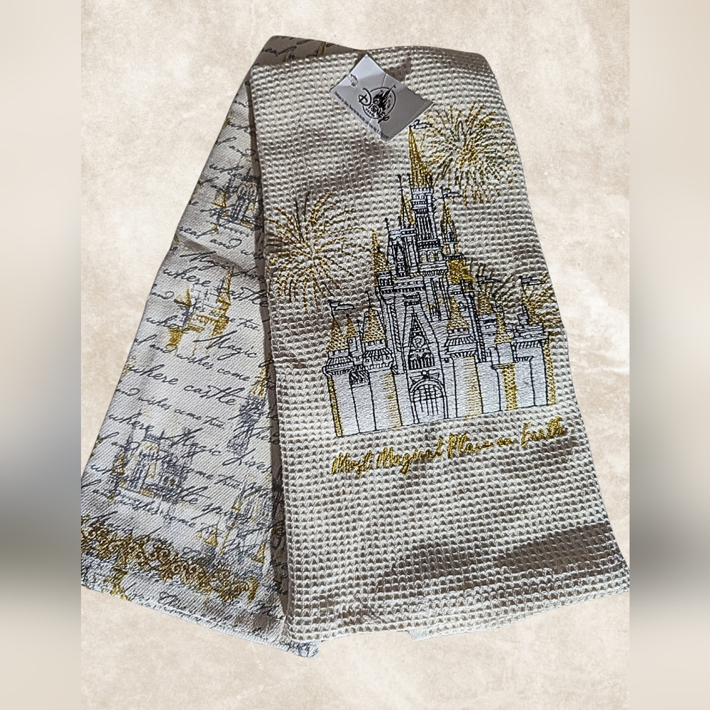 Disney Parks Authentic Disney World Cinderella Castle Kitchen Towel Set NWT